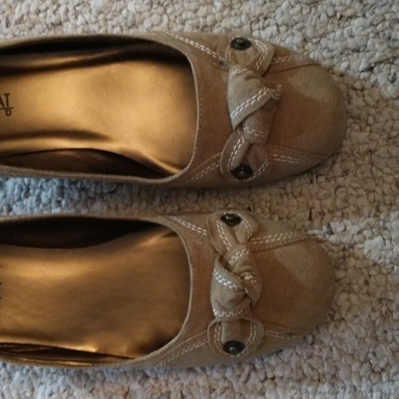 Shoes - Picture 3 of 3